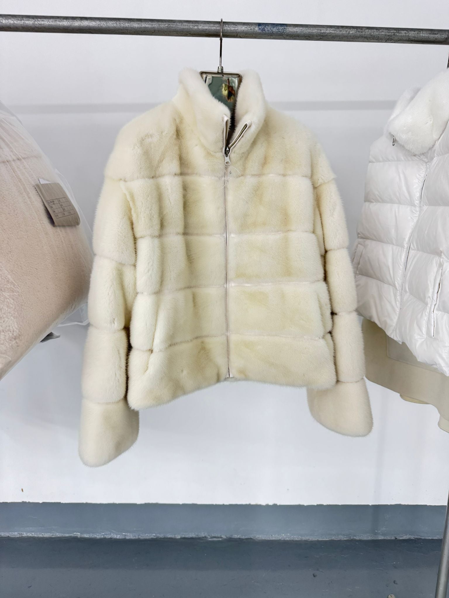 Dyed Ivory LH Mink Jacket, Rev