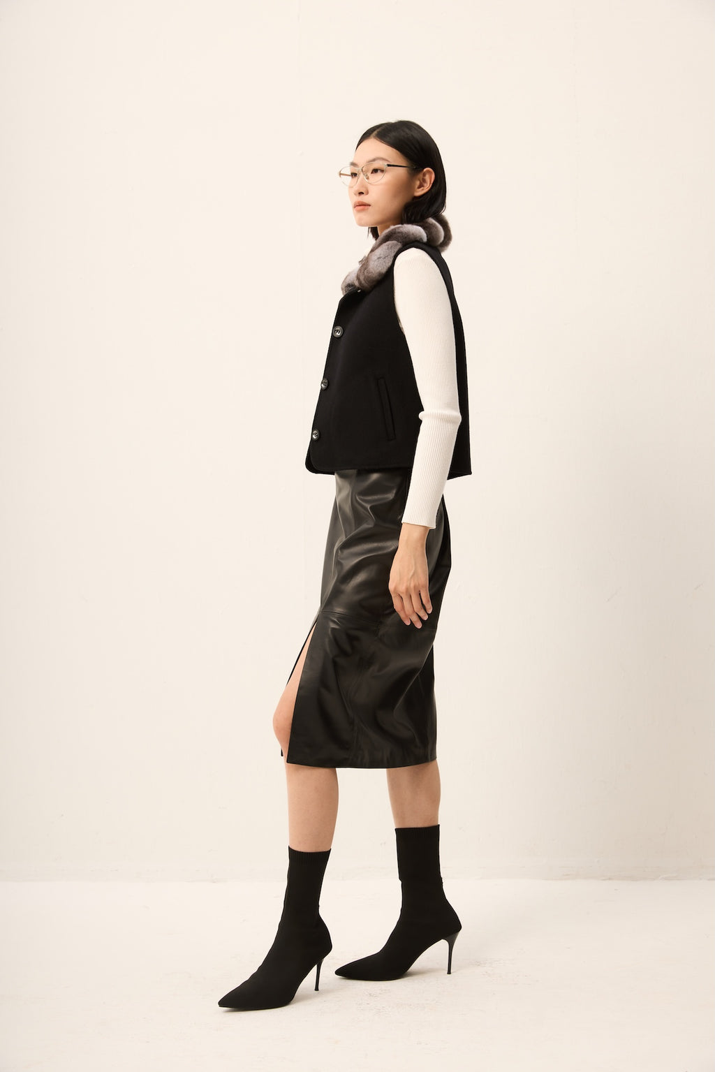 BLACK CASHMERE VEST WITH CHINCHILLA COLLAR