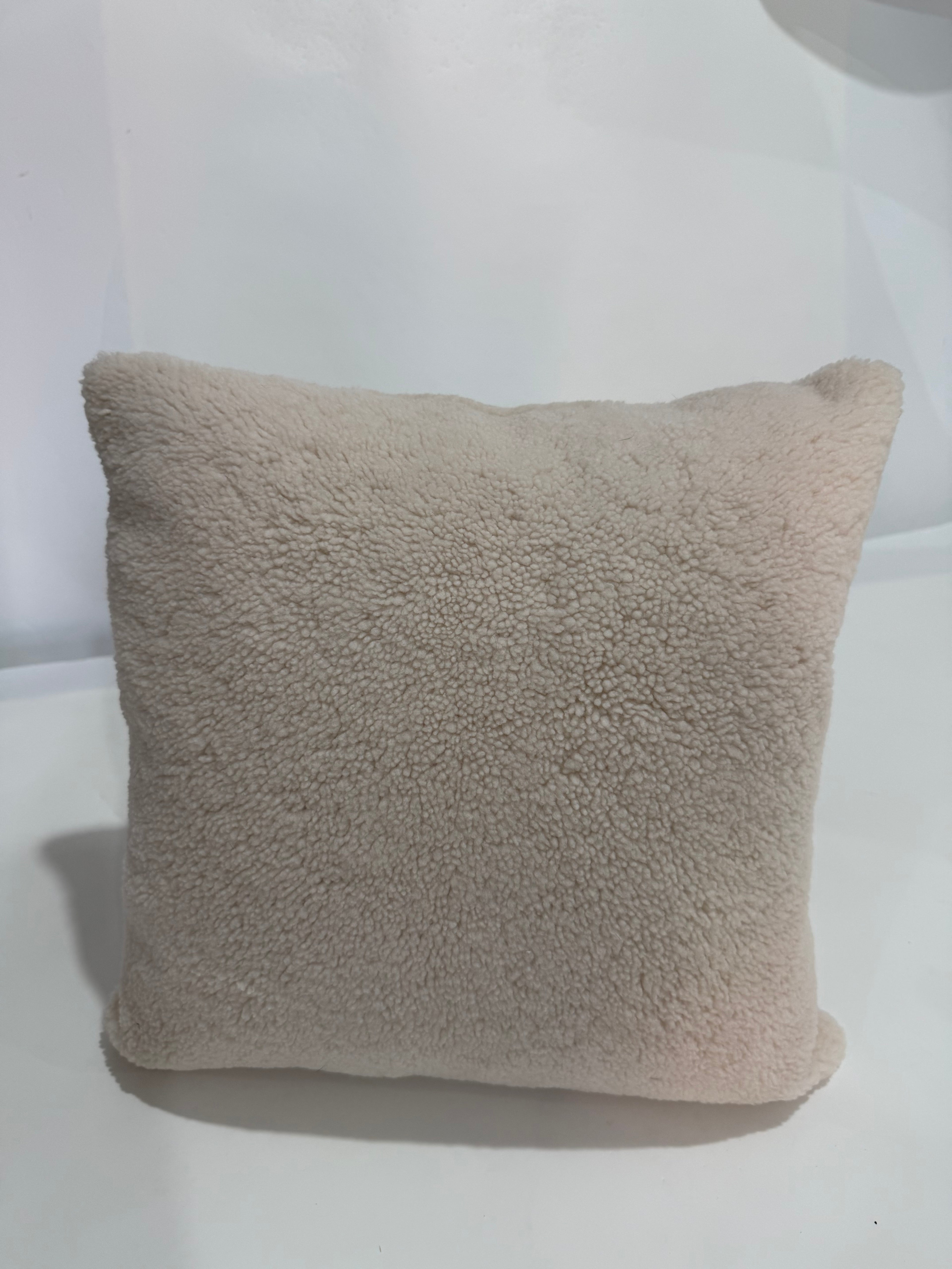 BEIGE SHEARLING CUSHION