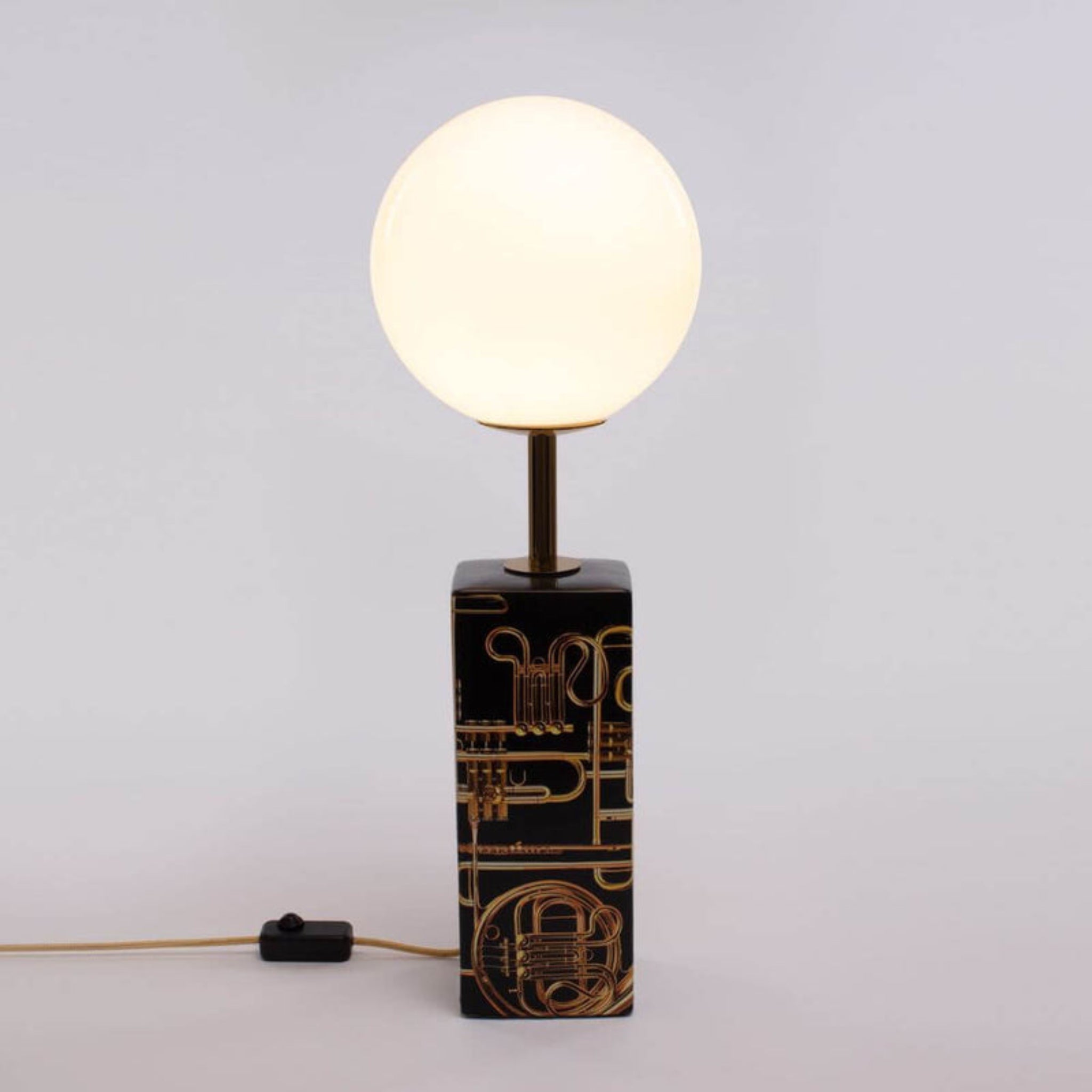 PORCELAIN LED TTABLE LAMP "TOILETPAPER UK"CM24 H70 TRUMPETS