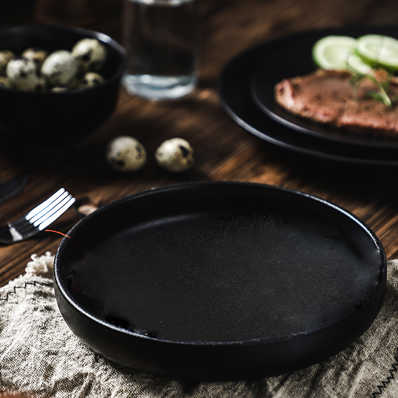 Noir Tall Round Serving Plate